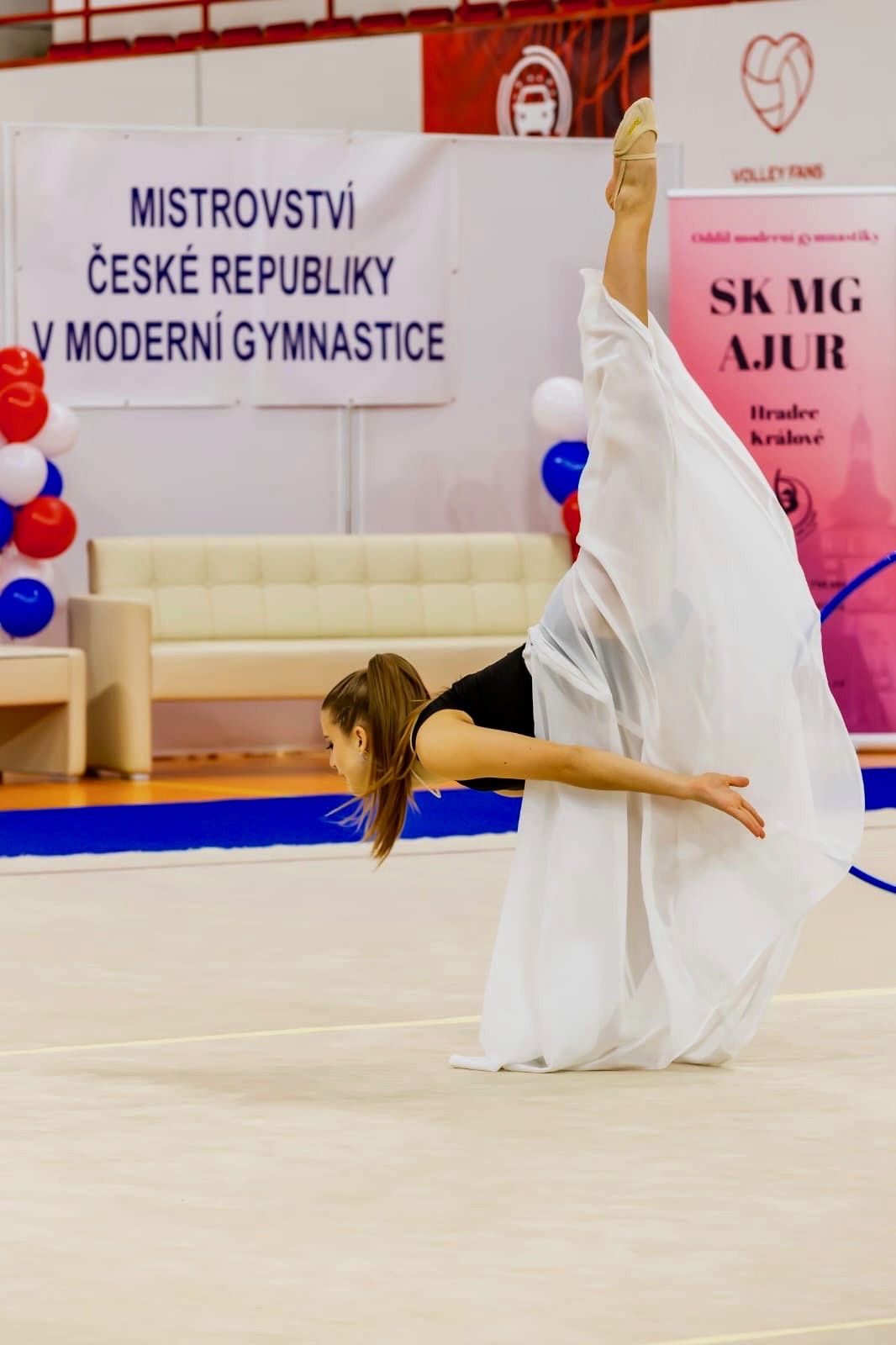 Gymnastka s obručí